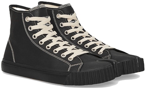 Maison Margiela Tabi Tinggi 'Fesyen Hitam' S37WS0580P4472H1669 Lookbook Maison Margiela Tabi Tinggi 'Fesyen Hitam' S37WS0580P4472H1669