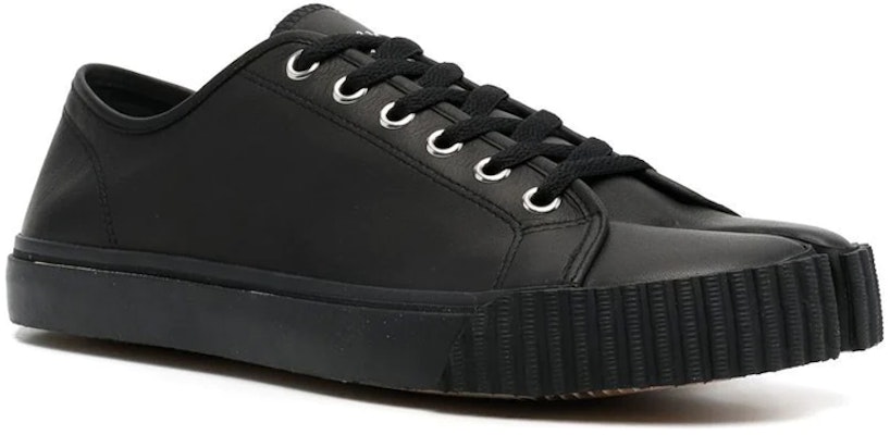 Maison Margiela Tabi Kulit Rendah 'Hitam' S57WS0422-P4344-T8013 Lookbook Maison Margiela Tabi Kulit Rendah 'Hitam' S57WS0422-P4344-T8013