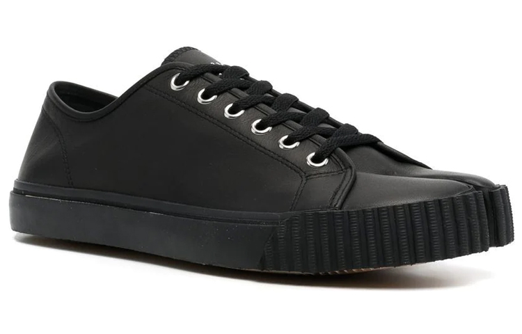 Shop Maison Margiela Tabi Leder Low ''Schwarz'' S57WS0422-P4344-T8013