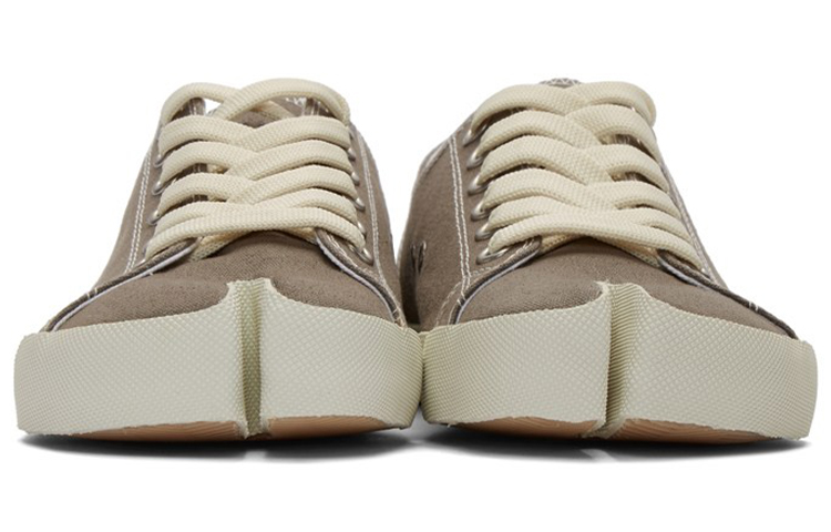 Shop Maison Margiela Tabi 低筒板鞋 棕色