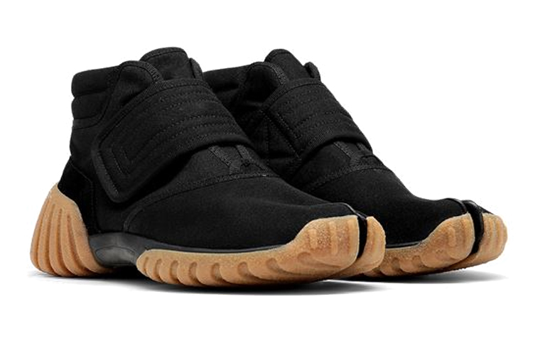 Lookbook 馬吉拉分趾绒面革耐磨防滑中幫運動鞋 黑色