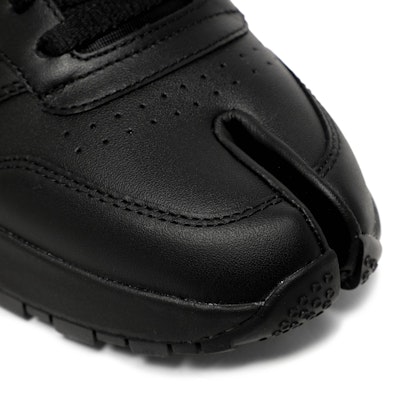 Maison Margiela x Reebok Classic Leather Tabi 'Hitam' H04864 2