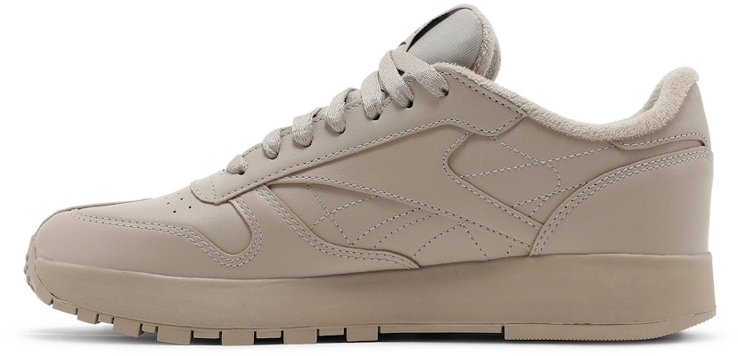 Maison Margiela x Reebok Classic Leather Tabi 'Natural' en Español GX5141 Lookbook Maison Margiela x Reebok Classic Leather Tabi 'Natural' en Español GX5141