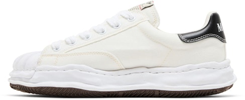 Maison Mihara Yasuhiro Blakey OG Sole Kanvas Rendah 'Putih' A08FW735-WHITE Lookbook Maison Mihara Yasuhiro Blakey OG Sole Kanvas Rendah 'Putih' A08FW735-WHITE