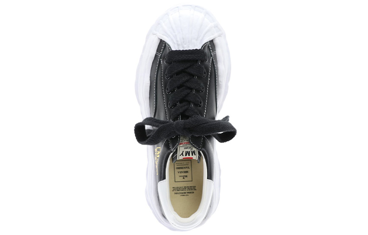 Shop Maison Mihara Yasuhiro Blakey OG Sole Kulit Rendah 'Hitam Putih' A06FW702