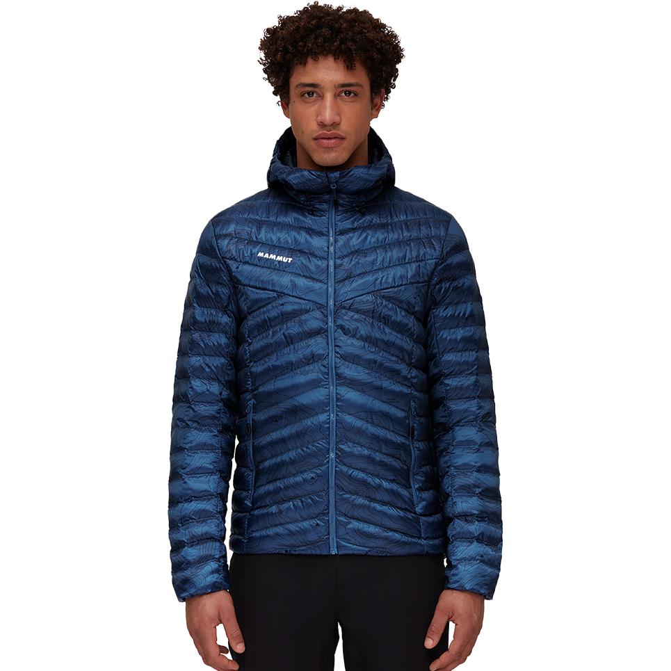 Lookbook MAMMUT Albula 字母印花保暖連帽外套 深冰藍/海軍藍. 1013-02940