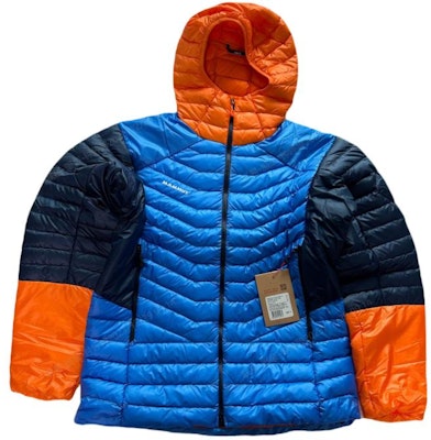 MAMMUT Eigerjoch Chaqueta Acolchada con Capucha de Plumas. 1013-01620 Order MAMMUT Eigerjoch Chaqueta Acolchada con Capucha de Plumas. 1013-01620