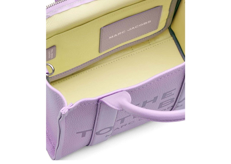 Lookbook 마크 제이콥스 가죽 스몰 토트백 (위스테리아 퍼플) 
