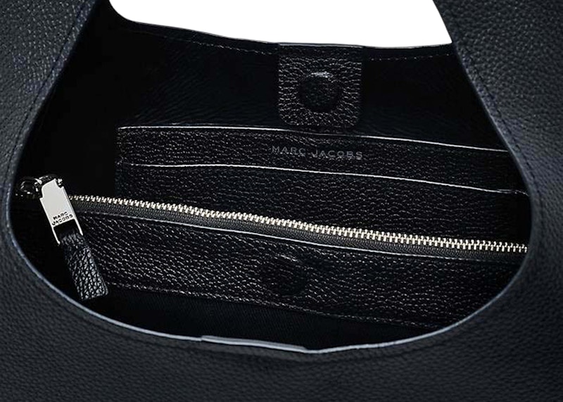 Lookbook Beg Marc Jacobs The Sack Warna Hitam