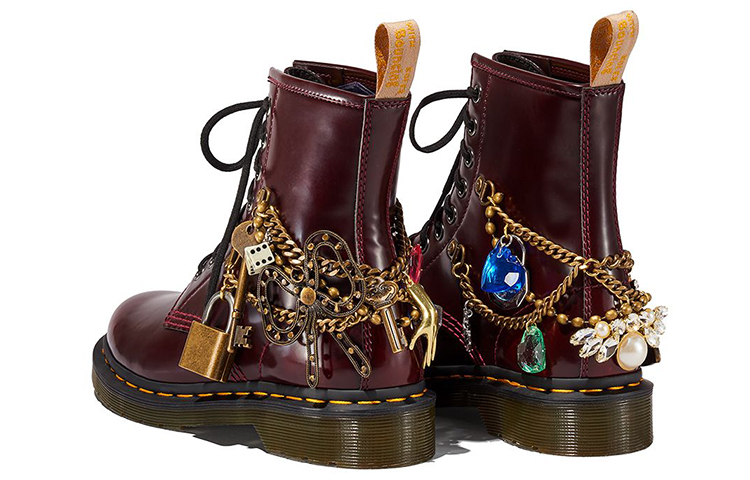 Lookbook Marc Jacobs x Dr. Martens 1460 'Merah Ceri' 26496600
