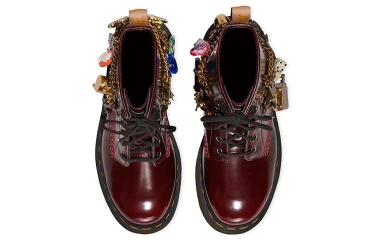 Shop Marc Jacobs x Dr. Martens 1460 'Merah Ceri' 26496600