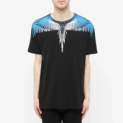 Camiseta Negra Marcelo Burlon Cuello Redondo con Alas Azul Hielo. CMAA018S20JER0011045 Lookbook Camiseta Negra Marcelo Burlon Cuello Redondo con Alas Azul Hielo. CMAA018S20JER0011045
