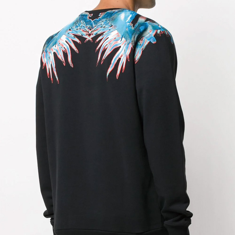Shop Sudadera Negra Marcelo Burlon con Estampado Caracol de Mar. CMBA009F20FLE0061040