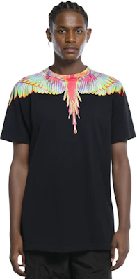 Camiseta Marcelo Burlon Negra con Estampado de Alas Fluorescentes. CMAA018R20JER0081040 Cheap Camiseta Marcelo Burlon Negra con Estampado de Alas Fluorescentes. CMAA018R20JER0081040