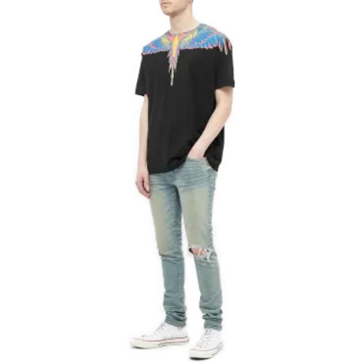 Purchase Camiseta Negra Marcelo Burlon con Estampado de Alas y Cuello Redondo. CMAA018S20JER0011084