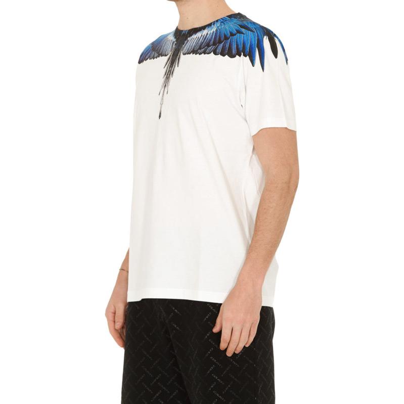 Purchase Camiseta Blanca Marcelo Burlon con Estampado de Alas en Degradado Morado-Azul. CMAA018S20JER0010145