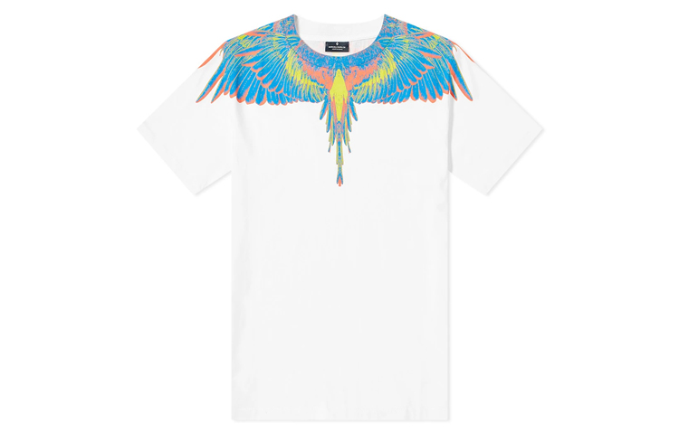 Order Marcelo Burlon Camiseta Blanca con Estampado de Alas Rojas y Amarillas. CMAA018S20JER0010184