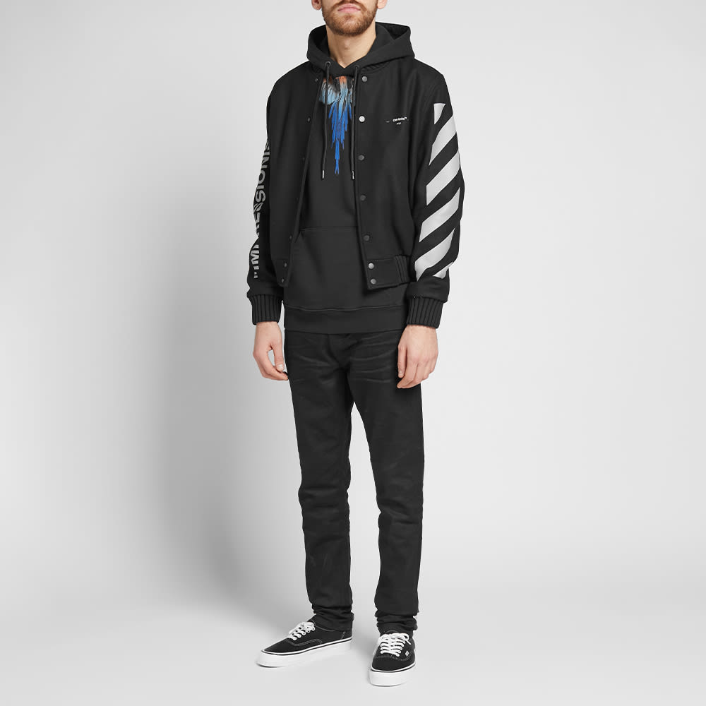 Lookbook Marcelo Burlon 翅膀图案连帽黑色卫衣套头衫. CMBB007R196300181018