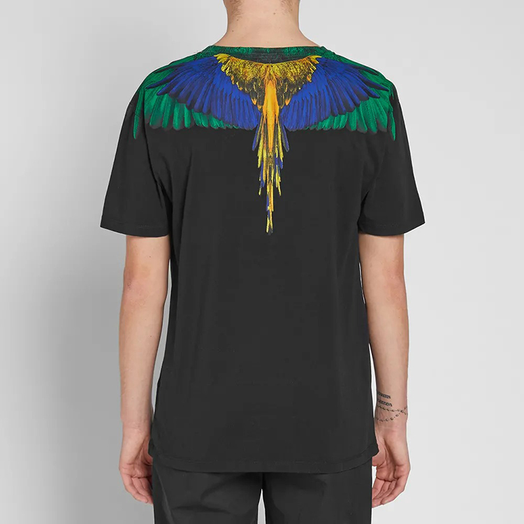 Shop Marcelo Burlon County Milan 彩翼印花拼色T恤 黑色 男款 CMAA018S180010041088