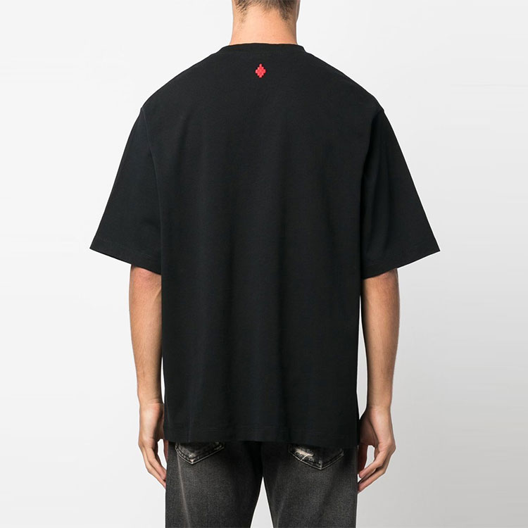 Shop Marcelo Burlon County of Milan Kaos Hitam Feather Necklace. CMAA054C99JER0021025