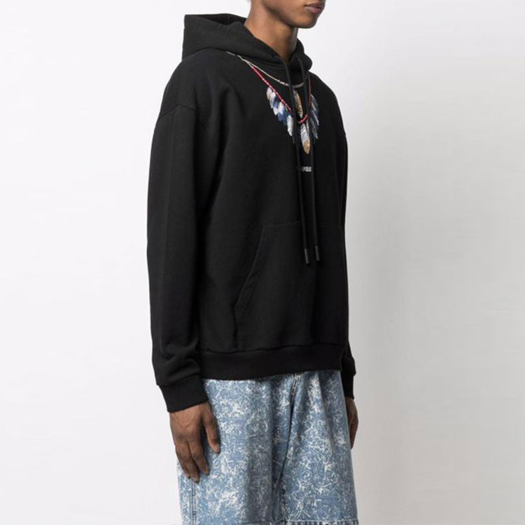 Shop Marcelo Burlon County of Milan 羽毛印花黑色連帽衫 SS21 男款. CMBB040S21FLE00210 45