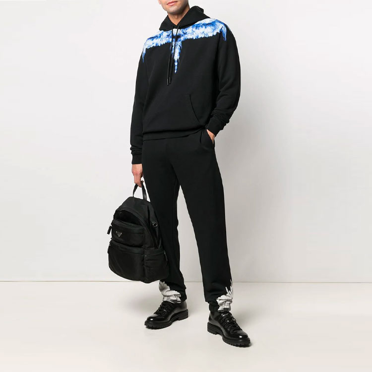 Lookbook Marcelo Burlon County of Milan SS21 Smoke Wings Hoodie Jacket Hitam Pria. CMBB007R21FLE0031042