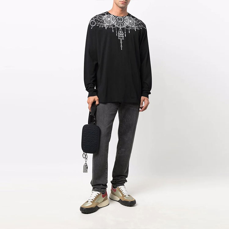 Lookbook マルセロバーロン FW21 幾何学柄 クルーネック 長袖Tシャツ ブラック CMAB007F21JER0031001