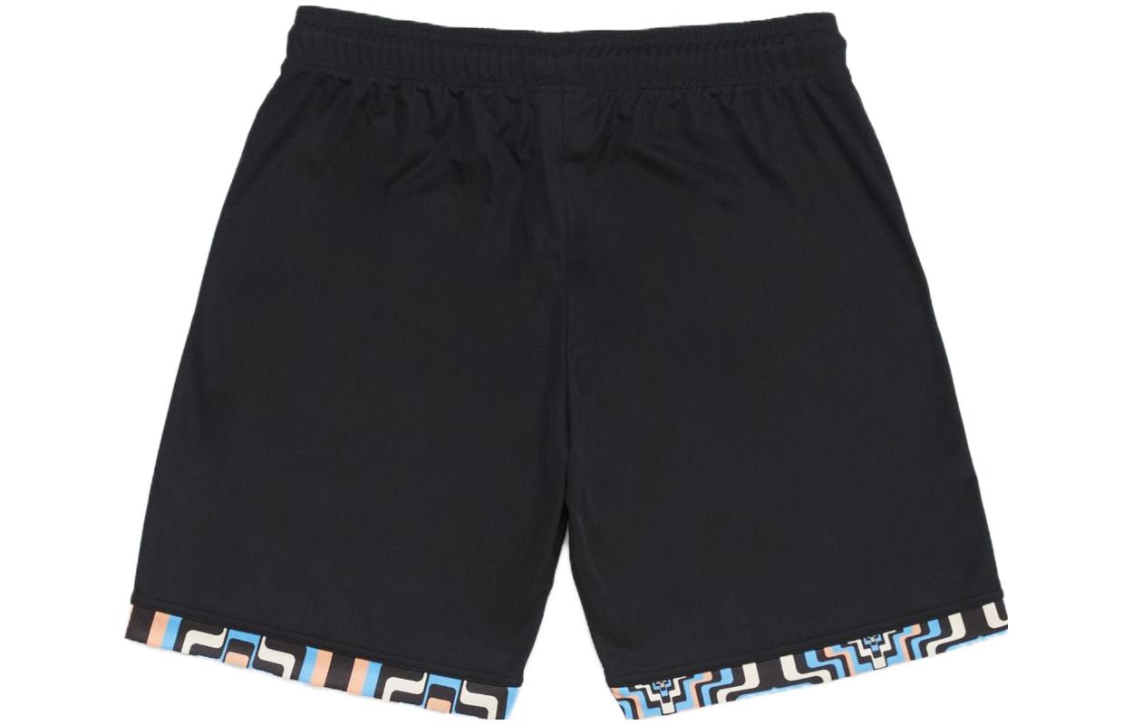 Lookbook Marcelo Burlon FW23 十字徽标印花系带休闲短裤 男 黑色。 CMVH001F23FAB0011033