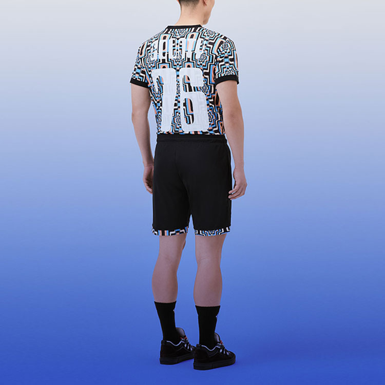 Purchase Marcelo Burlon FW23 十字徽标印花系带休闲短裤 男 黑色。 CMVH001F23FAB0011033