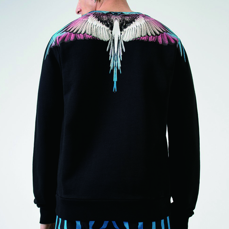 Shop マルセロ・ブロン グラデーションウィング ブラック ロングスリーブ スウェットシャツ CMBA009F20FLE0011028