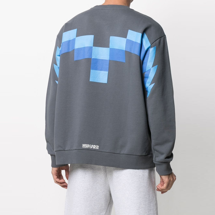 Shop Marcelo Burlon Logo Crewneck Sweatshirt Kelabu SS21. CMBA049R21FLE0014941