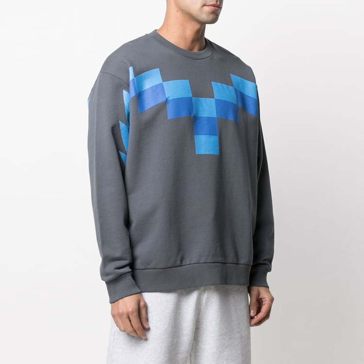 Purchase Marcelo Burlon Logo Crewneck Sweatshirt Kelabu SS21. CMBA049R21FLE0014941