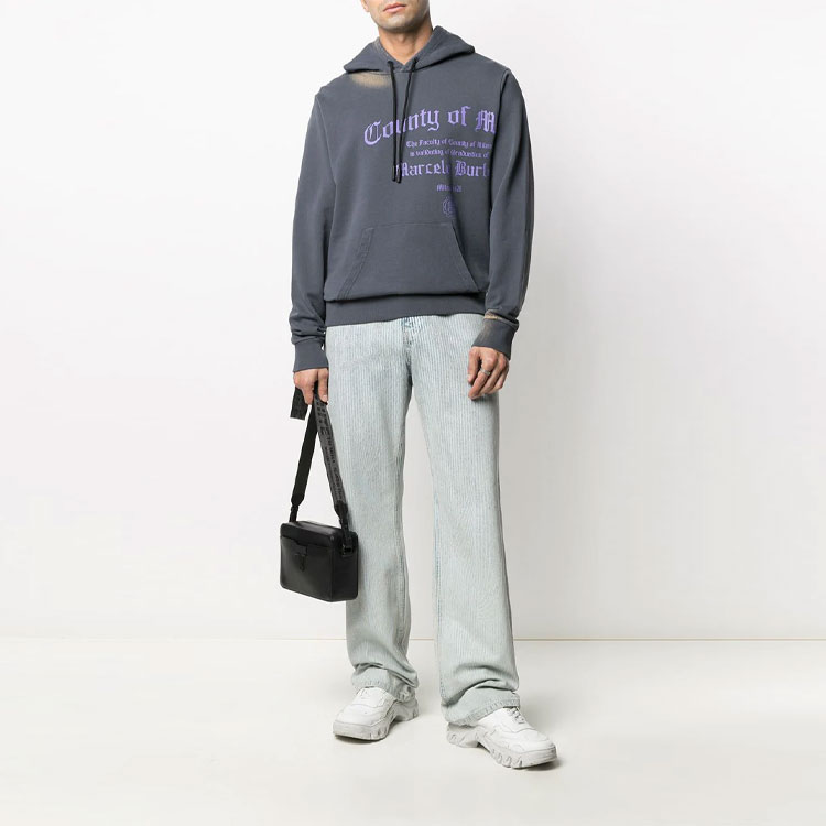 Lookbook Marcelo Burlon SS21 Logo Print Bleached Hoodie Lelaki Kelabu. CMBB007R21FLE0054935