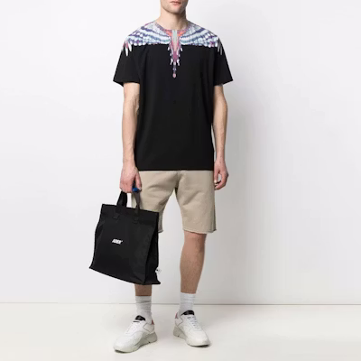 Marcelo Burlon SS21 翅膀棉質短袖T恤 男 黑色翅膀印花短袖上衣 CMAA018S21JER0011040 Lookbook Marcelo Burlon SS21 翅膀棉質短袖T恤 男 黑色翅膀印花短袖上衣 CMAA018S21JER0011040