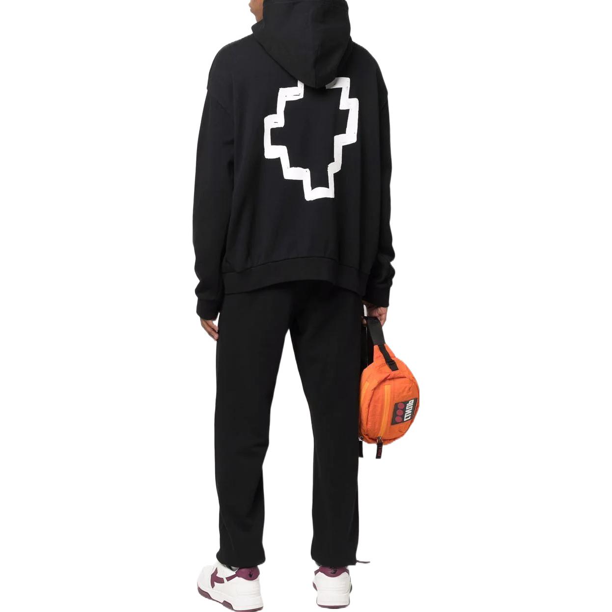 Lookbook マルセロバーロン SS22 メンズ ロゴプリント入りブラックプルオーバーパーカー CMBB040C99FLE0011001