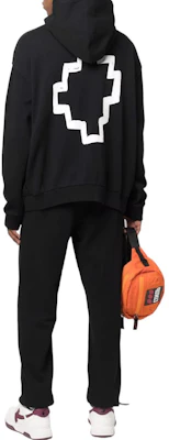 マルセロバーロン SS22 メンズ ロゴプリント入りブラックプルオーバーパーカー CMBB040C99FLE0011001 Lookbook マルセロバーロン SS22 メンズ ロゴプリント入りブラックプルオーバーパーカー CMBB040C99FLE0011001