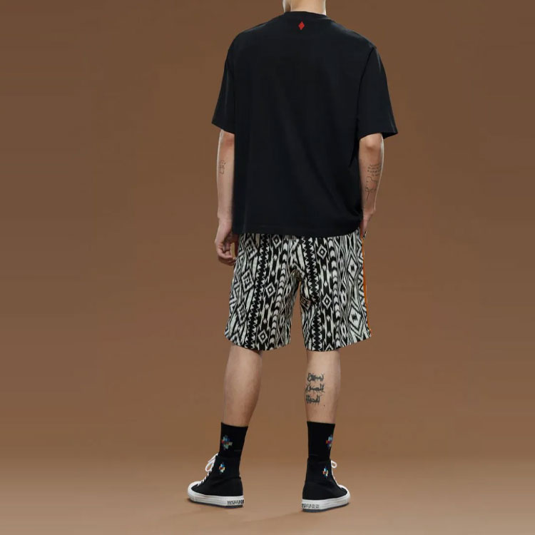 Purchase Camiseta Negra Marcelo Burlon SS22 con Gráfico de Collar de Plumas CMAA054S22JER0051025