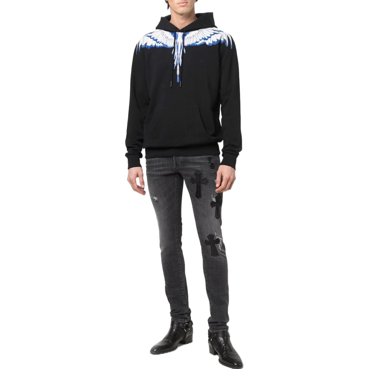 Lookbook Marcelo Burlon SS22 翼印花連帽黑色男款長袖套頭衫。 CMBB007C99FLE0011001