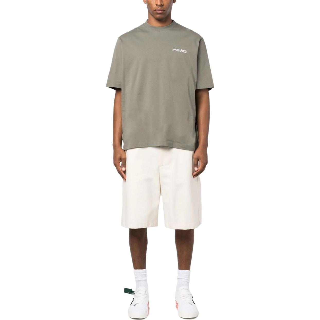 Shop Marcelo Burlon SS23 字母Logo印花橄欖綠休閒T恤 CMAA054C99JER0015601