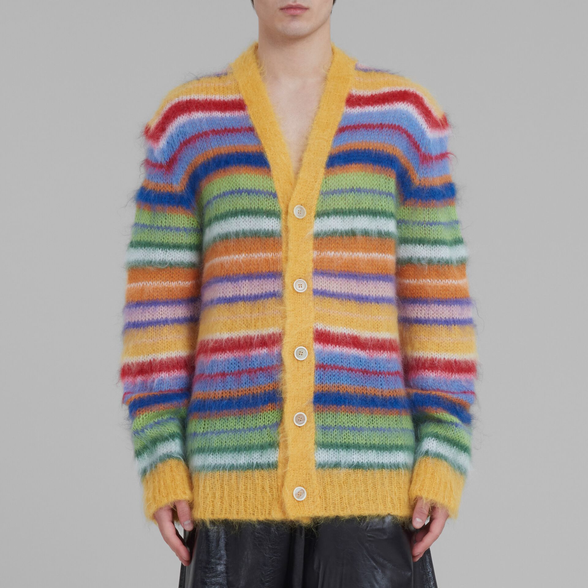 Lookbook MARNI Cardigan Jalur Leher V Lengan Panjang Butang Pelbagai Warna. CDMG0051Q0-UFU107-V2X99