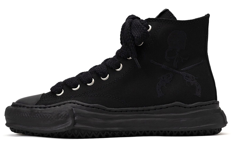 Mastermind JAPAN x Roar x MIHARA YASUHIRO Peterson Black High-Top Canvas Sneakers. C09FW714 Black