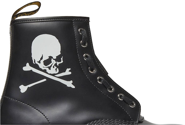 Mastermind x Dr. Martens 1460 Sepatu Boots Kulit 'Black Skull' 26516009 Order Mastermind x Dr. Martens 1460 Sepatu Boots Kulit 'Black Skull' 26516009