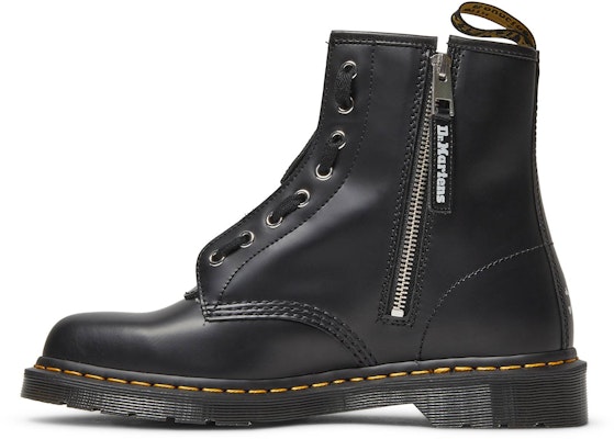 Mastermind x Dr. Martens 1460 Sepatu Boots Kulit 'Black Skull' 26516009 Lookbook Mastermind x Dr. Martens 1460 Sepatu Boots Kulit 'Black Skull' 26516009