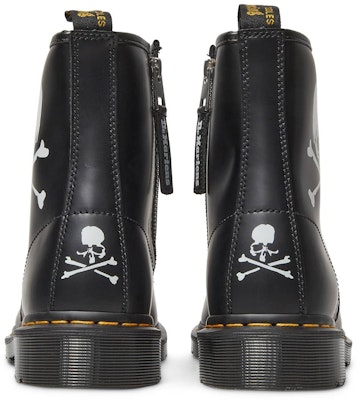 Mastermind x Dr. Martens 1460 Sepatu Boots Kulit 'Black Skull' 26516009 Details for Mastermind x Dr. Martens 1460 Sepatu Boots Kulit 'Black Skull' 26516009