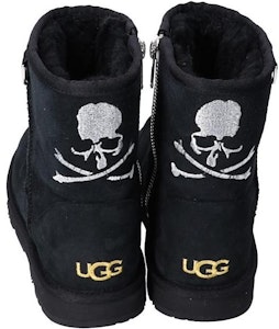 MASTERMIND WORLD x UGG 羊皮 舒適保暖 短中筒 雪地靴 男款 黑色 Shop MASTERMIND WORLD x UGG 羊皮 舒適保暖 短中筒 雪地靴 男款 黑色