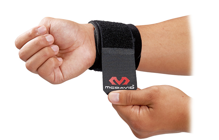 Buy 杰作 x Madfoot x BAPE Bapesta FS-017 低帮 '橙色' 452