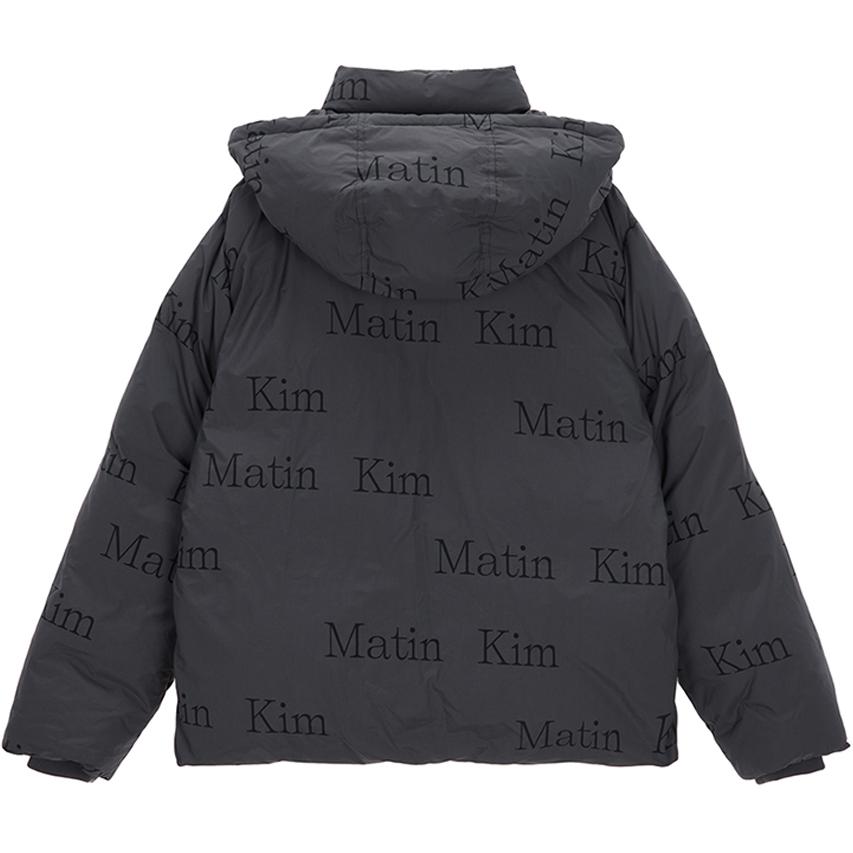 Lookbook MATIN KIM Jaket Puffer Lengan Panjang Unisex Motif Huruf Warna Charcoal. MK239ODW005MCH