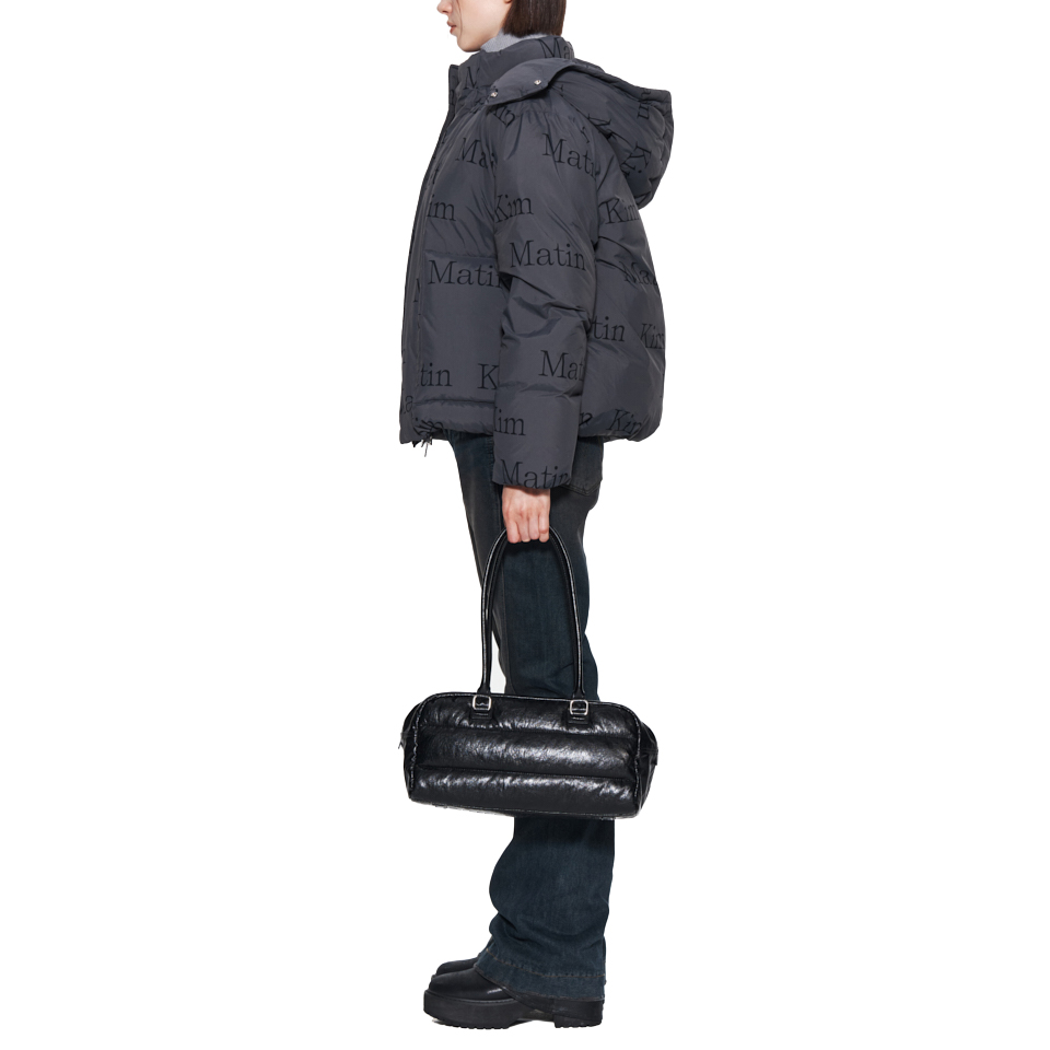 Sizing MATIN KIM Jaket Puffer Lengan Panjang Unisex Motif Huruf Warna Charcoal. MK239ODW005MCH