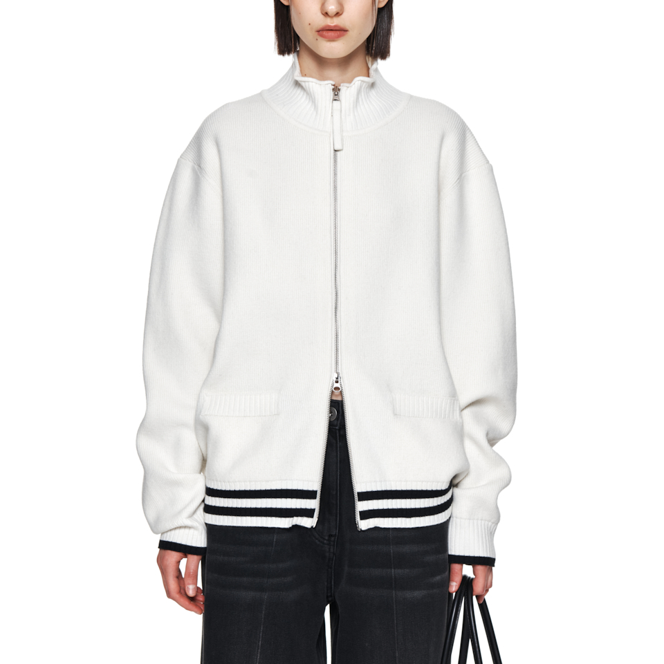 Sizing MATIN KIM Jaket Knit Zip-Up Logo Huruf Gading Unisex Gaya Vintage. MK2400CD016MIV