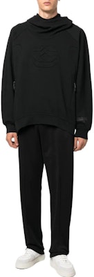 McQ Alexander McQueen FW22 Hoodie Lelaki Hitam Embossed Oversized. 701363-RTT06-1000 Lookbook McQ Alexander McQueen FW22 Hoodie Lelaki Hitam Embossed Oversized. 701363-RTT06-1000